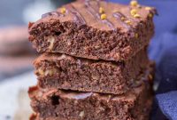 Fudgy Walnut Brownies Recipe with Crunchy Walnut Topping