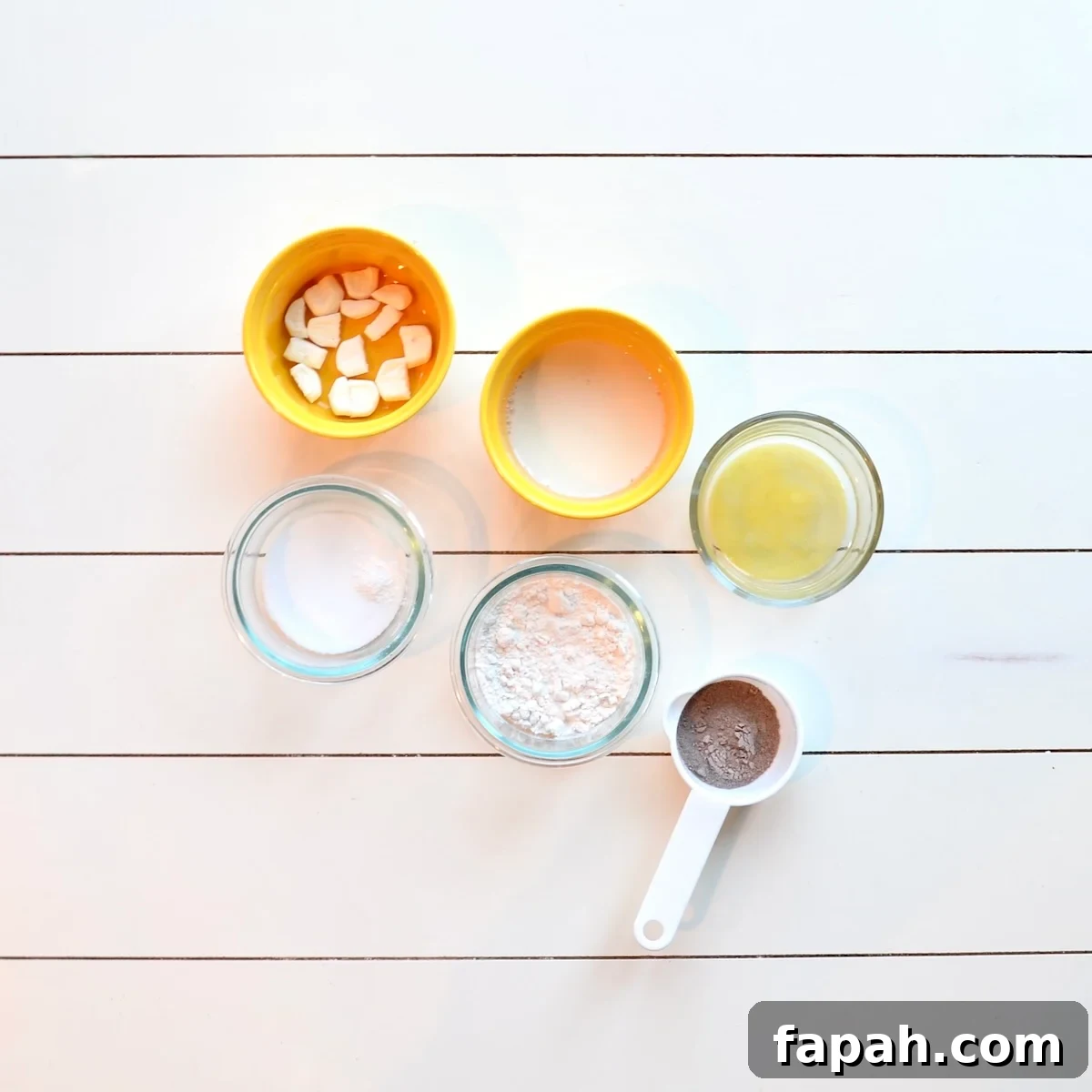 Low-Calorie Hot Chocolate Mug Cake Recipe (WW Points) 3 Ingredients for mug cake