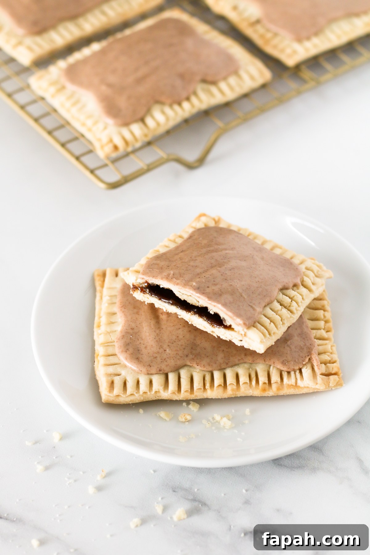 Gluten-Free Vegan Brown Sugar Cinnamon Pop-Tarts Recipe 4 Gluten Free Vegan Brown Sugar Cinnamon Pop Tarts. Buttery pastry, with a cinnamon sugar filling and covered in a sweet cinnamon glaze.