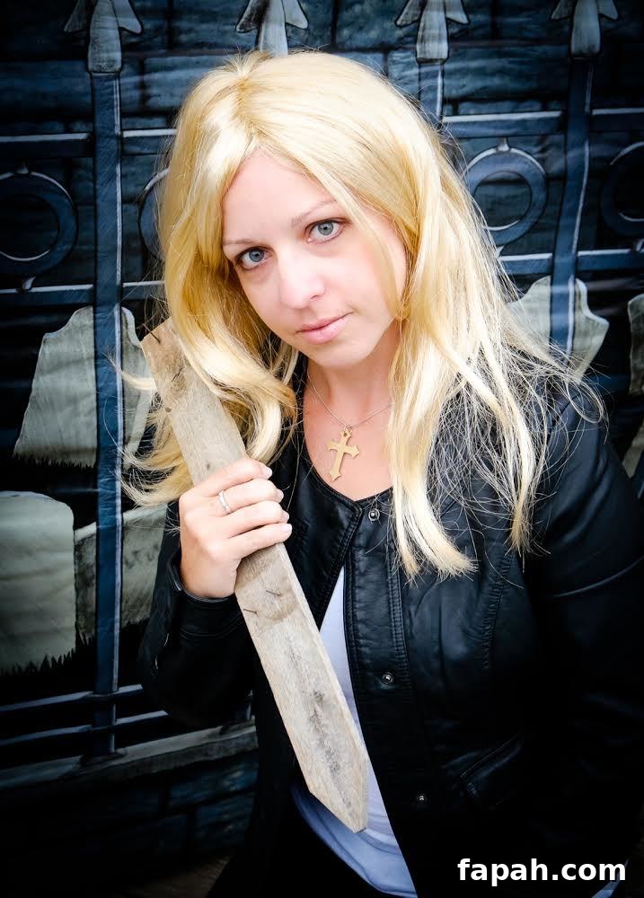 DIY Halloween Costume Ideas for Adults: Creative & Affordable Looks 8 buffy the vampire slayer costume