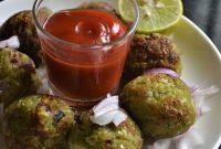 Poha Radish Vadai Recipe (Aval Mullangi Fritters)